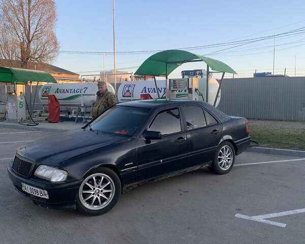 Синій Мерседес Ц-Клас, об'ємом двигуна 1.8 л та пробігом 290 тис. км за 1700 $, фото 1 на Automoto.ua