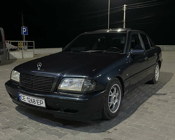 Синий Мерседес Ц-Класс, объемом двигателя 1.8 л и пробегом 350 тыс. км за 2999 $, фото 1 на Automoto.ua