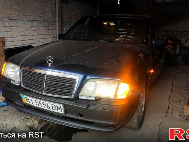 Синій Мерседес Ц-Клас, об'ємом двигуна 2.8 л та пробігом 330 тис. км за 1600 $, фото 1 на Automoto.ua