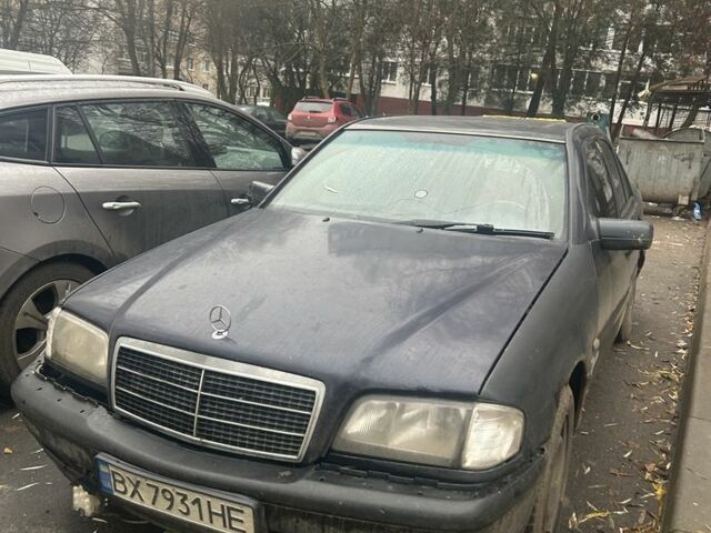 Синій Мерседес Ц-Клас, об'ємом двигуна 1.8 л та пробігом 200 тис. км за 1538 $, фото 1 на Automoto.ua