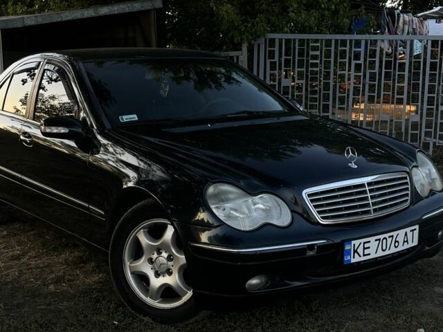 Синий Мерседес Ц-Класс, объемом двигателя 2 л и пробегом 3 тыс. км за 4400 $, фото 1 на Automoto.ua