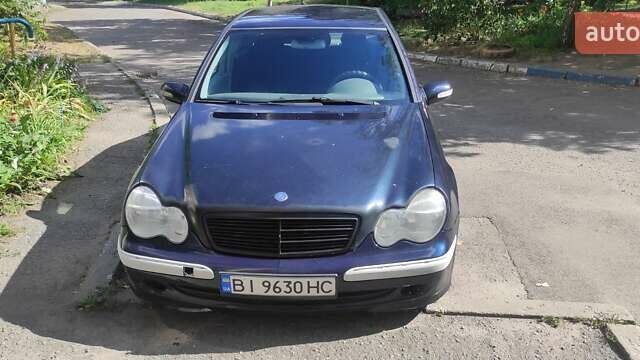 Синій Мерседес Ц-Клас, об'ємом двигуна 2.1 л та пробігом 320 тис. км за 3800 $, фото 1 на Automoto.ua