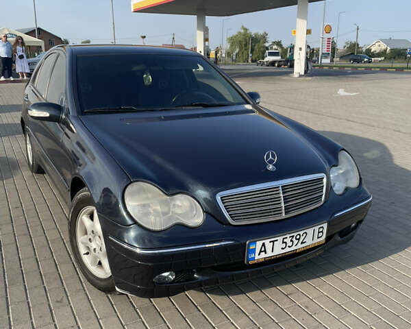 Синій Мерседес Ц-Клас, об'ємом двигуна 2.2 л та пробігом 415 тис. км за 5500 $, фото 1 на Automoto.ua