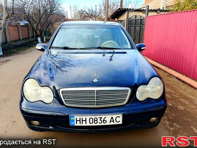 Синій Мерседес Ц-Клас, об'ємом двигуна 2 л та пробігом 0 тис. км за 4800 $, фото 1 на Automoto.ua
