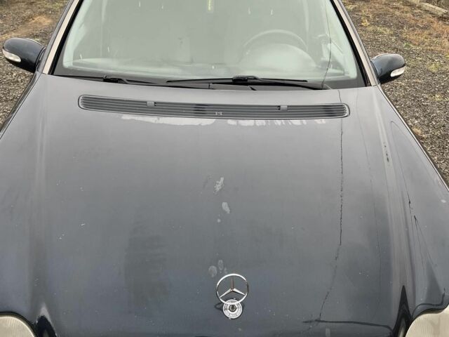 Синий Мерседес Ц-Класс, объемом двигателя 2.1 л и пробегом 430 тыс. км за 2950 $, фото 1 на Automoto.ua