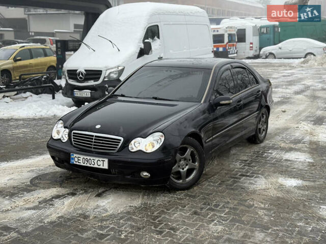 Синий Мерседес Ц-Класс, объемом двигателя 2.2 л и пробегом 340 тыс. км за 3400 $, фото 1 на Automoto.ua
