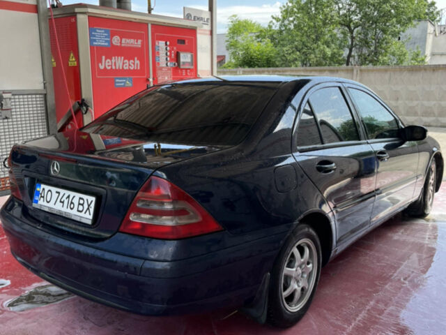 Синій Мерседес Ц-Клас, об'ємом двигуна 2.15 л та пробігом 388 тис. км за 4500 $, фото 1 на Automoto.ua