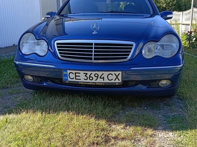 Синій Мерседес Ц-Клас, об'ємом двигуна 2 л та пробігом 340 тис. км за 3999 $, фото 1 на Automoto.ua