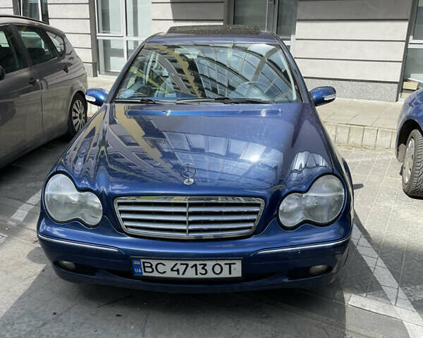 Синий Мерседес Ц-Класс, объемом двигателя 2 л и пробегом 164 тыс. км за 4500 $, фото 1 на Automoto.ua