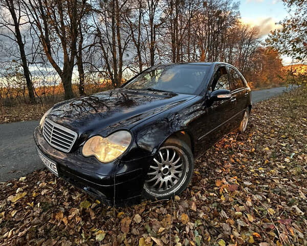 Мерседес Ц-Клас 2001 у Жмеренке на Automoto.ua Синій Мерседес Ц-Клас, об'ємом двигуна 2.15 л та пробігом 334 тис. км за 3999 $, фото 1 на Automoto.ua
