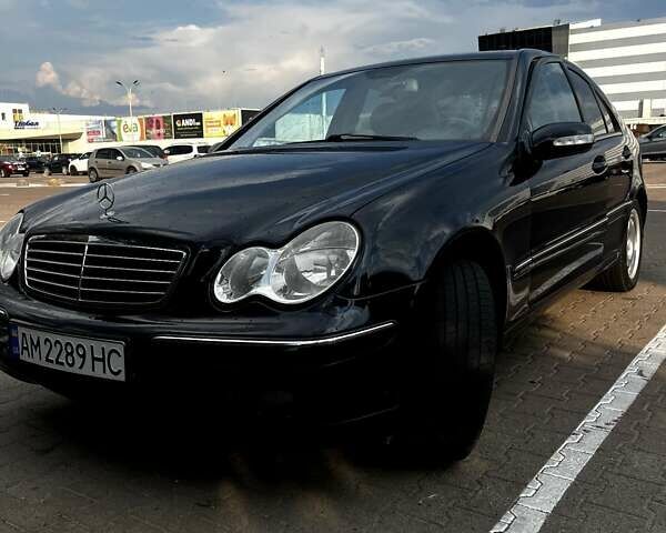 Синій Мерседес Ц-Клас, об'ємом двигуна 2 л та пробігом 260 тис. км за 5200 $, фото 1 на Automoto.ua
