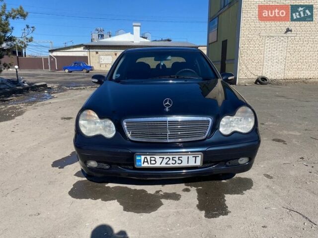 Синий Мерседес Ц-Класс, объемом двигателя 2.15 л и пробегом 439 тыс. км за 4200 $, фото 1 на Automoto.ua
