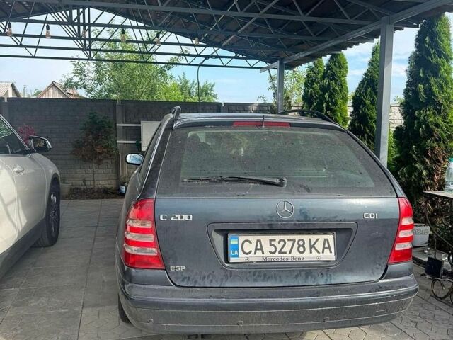 Синій Мерседес Ц-Клас, об'ємом двигуна 2 л та пробігом 280 тис. км за 4800 $, фото 1 на Automoto.ua