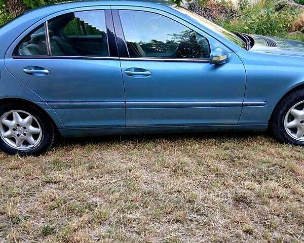 Синій Мерседес Ц-Клас, об'ємом двигуна 2.1 л та пробігом 240 тис. км за 5000 $, фото 1 на Automoto.ua