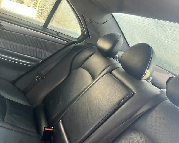 Синий Мерседес Ц-Класс, объемом двигателя 2.7 л и пробегом 370 тыс. км за 5500 $, фото 1 на Automoto.ua