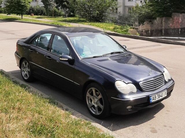 Синій Мерседес Ц-Клас, об'ємом двигуна 1.8 л та пробігом 320 тис. км за 3450 $, фото 1 на Automoto.ua