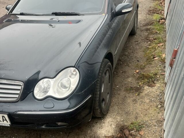 Синий Мерседес Ц-Класс, объемом двигателя 2.1 л и пробегом 3 тыс. км за 6000 $, фото 1 на Automoto.ua