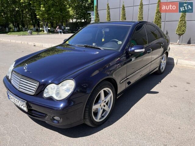 Синий Мерседес Ц-Класс, объемом двигателя 1.8 л и пробегом 200 тыс. км за 7600 $, фото 1 на Automoto.ua