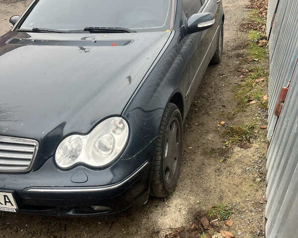 Синій Мерседес Ц-Клас, об'ємом двигуна 2.2 л та пробігом 400 тис. км за 6000 $, фото 1 на Automoto.ua