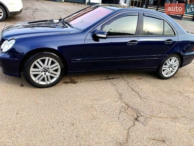 Синій Мерседес Ц-Клас, об'ємом двигуна 2.1 л та пробігом 299 тис. км за 6800 $, фото 1 на Automoto.ua
