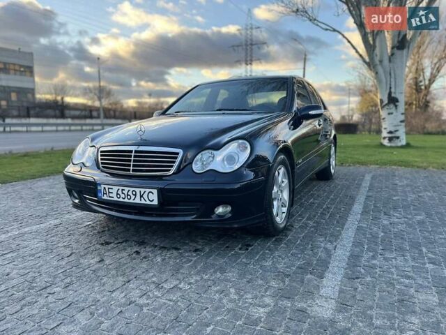 Синій Мерседес Ц-Клас, об'ємом двигуна 1.8 л та пробігом 348 тис. км за 7500 $, фото 1 на Automoto.ua
