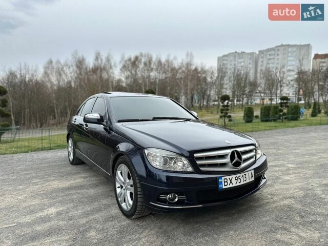 Синій Мерседес Ц-Клас, об'ємом двигуна 3 л та пробігом 285 тис. км за 7800 $, фото 1 на Automoto.ua