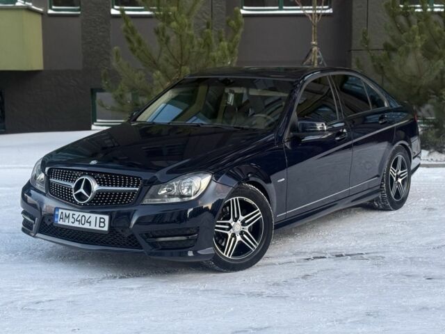 Синій Мерседес Ц-Клас, об'ємом двигуна 1.8 л та пробігом 220 тис. км за 9200 $, фото 1 на Automoto.ua