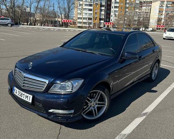 Синий Мерседес Ц-Класс, объемом двигателя 1.8 л и пробегом 240 тыс. км за 10200 $, фото 1 на Automoto.ua