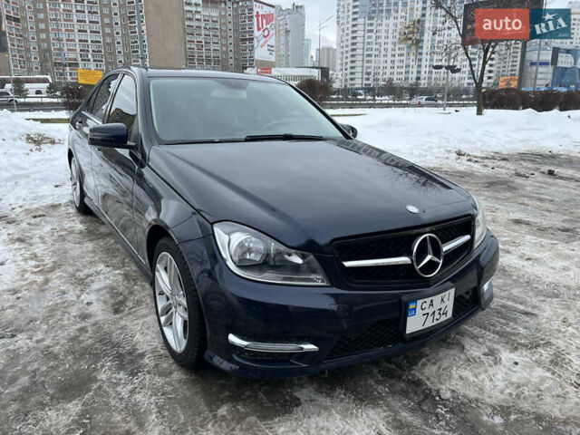 Синий Мерседес Ц-Класс, объемом двигателя 1.8 л и пробегом 113 тыс. км за 13800 $, фото 1 на Automoto.ua