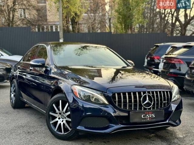 Синій Мерседес Ц-Клас, об'ємом двигуна 2 л та пробігом 150 тис. км за 18900 $, фото 1 на Automoto.ua