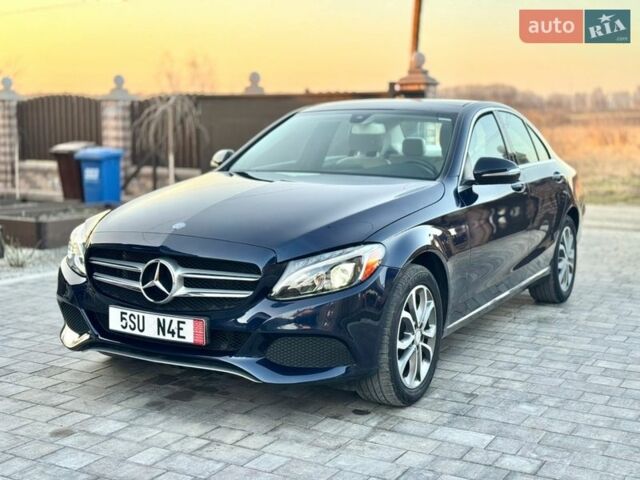 Синий Мерседес Ц-Класс, объемом двигателя 2 л и пробегом 135 тыс. км за 15700 $, фото 1 на Automoto.ua