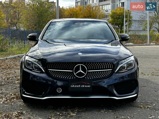 Синий Мерседес Ц-Класс, объемом двигателя 3 л и пробегом 54 тыс. км за 33799 $, фото 1 на Automoto.ua