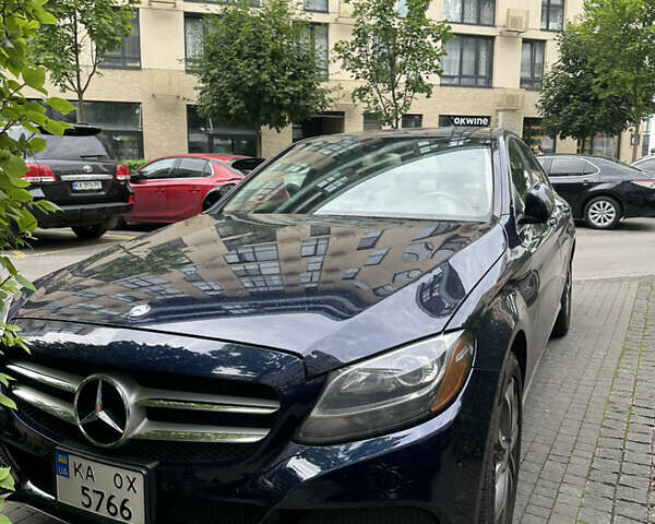 Синій Мерседес Ц-Клас, об'ємом двигуна 1.99 л та пробігом 120 тис. км за 21500 $, фото 1 на Automoto.ua