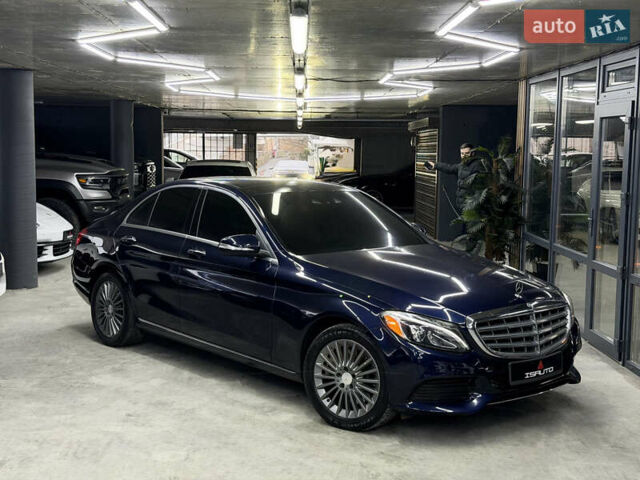 Синий Мерседес Ц-Класс, объемом двигателя 2 л и пробегом 173 тыс. км за 18900 $, фото 1 на Automoto.ua