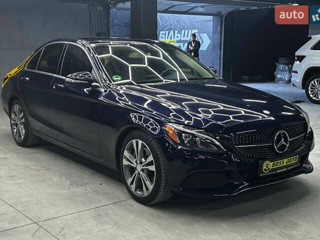 Синий Мерседес Ц-Класс, объемом двигателя 1.99 л и пробегом 142 тыс. км за 16800 $, фото 1 на Automoto.ua