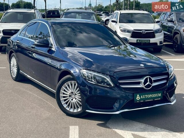 Синій Мерседес Ц-Клас, об'ємом двигуна 2 л та пробігом 99 тис. км за 22500 $, фото 1 на Automoto.ua