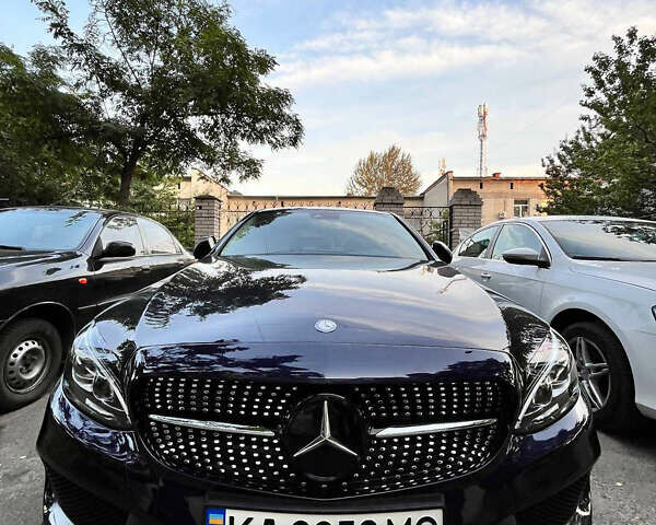 Синий Мерседес Ц-Класс, объемом двигателя 1.99 л и пробегом 98 тыс. км за 21999 $, фото 1 на Automoto.ua