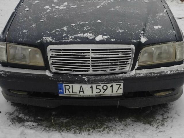 Синій Мерседес Ц-Клас, об'ємом двигуна 1.8 л та пробігом 2 тис. км за 1000 $, фото 1 на Automoto.ua