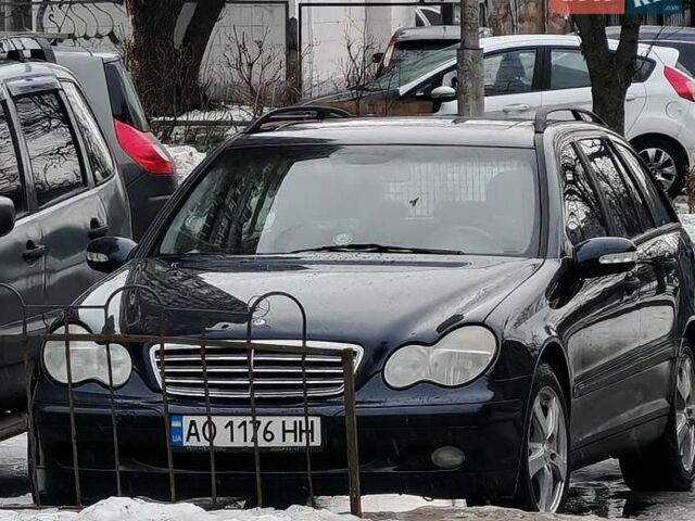 Синий Мерседес Ц-Класс, объемом двигателя 2.2 л и пробегом 345 тыс. км за 5000 $, фото 1 на Automoto.ua