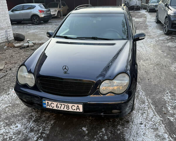 Синій Мерседес Ц-Клас, об'ємом двигуна 1.8 л та пробігом 250 тис. км за 3700 $, фото 1 на Automoto.ua
