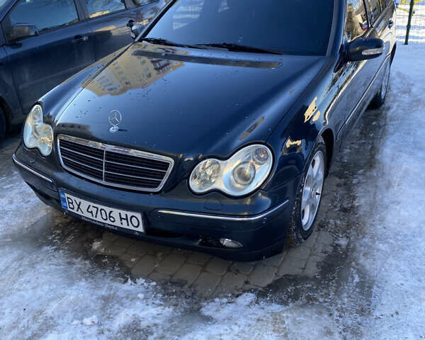 Синий Мерседес Ц-Класс, объемом двигателя 2.7 л и пробегом 370 тыс. км за 4700 $, фото 1 на Automoto.ua