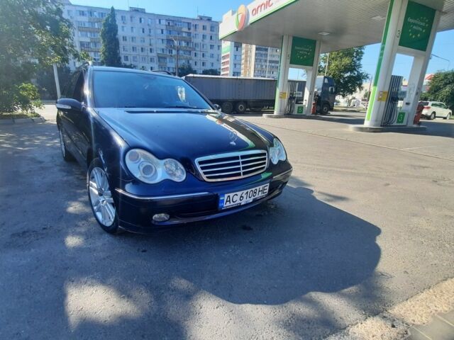 Синій Мерседес Ц-Клас, об'ємом двигуна 2.7 л та пробігом 400 тис. км за 4000 $, фото 1 на Automoto.ua