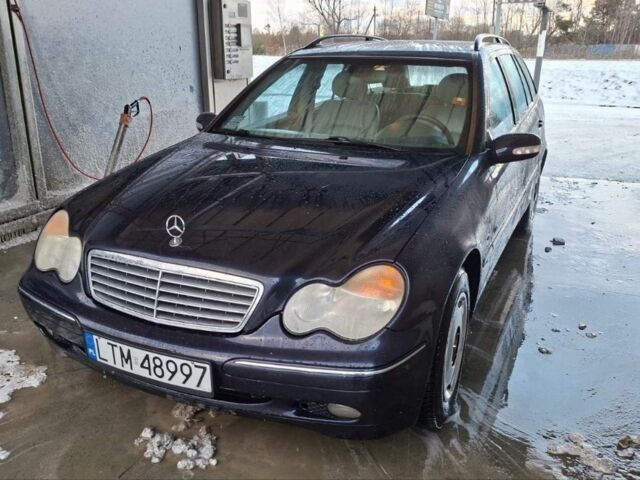 Синий Мерседес Ц-Класс, объемом двигателя 0 л и пробегом 200 тыс. км за 1850 $, фото 1 на Automoto.ua