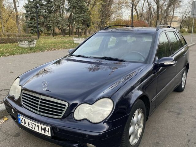 Синий Мерседес Ц-Класс, объемом двигателя 2.1 л и пробегом 380 тыс. км за 4100 $, фото 1 на Automoto.ua