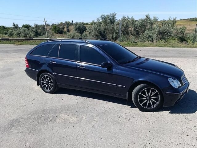 Синій Мерседес Ц-Клас, об'ємом двигуна 1.8 л та пробігом 249 тис. км за 5000 $, фото 1 на Automoto.ua