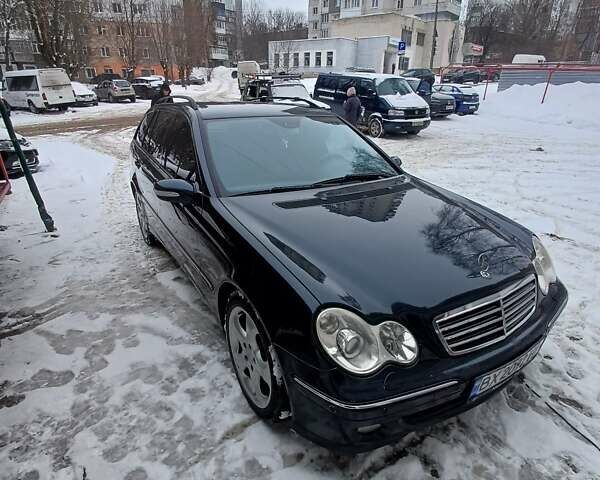 Синий Мерседес Ц-Класс, объемом двигателя 1.8 л и пробегом 280 тыс. км за 5900 $, фото 1 на Automoto.ua