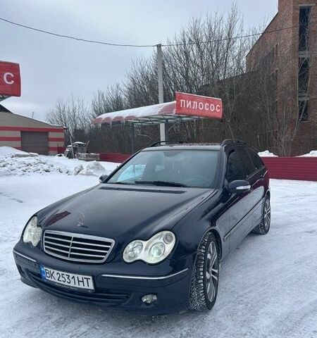 Синій Мерседес Ц-Клас, об'ємом двигуна 2.69 л та пробігом 335 тис. км за 5555 $, фото 1 на Automoto.ua