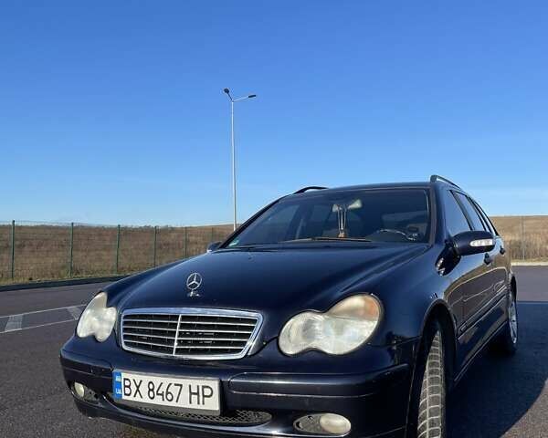 Синий Мерседес Ц-Класс, объемом двигателя 1.8 л и пробегом 230 тыс. км за 5600 $, фото 1 на Automoto.ua