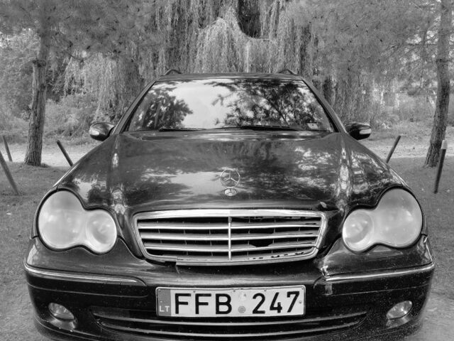 Синій Мерседес Ц-Клас, об'ємом двигуна 2.2 л та пробігом 2 тис. км за 2500 $, фото 1 на Automoto.ua