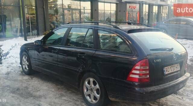 Синий Мерседес Ц-Класс, объемом двигателя 1.8 л и пробегом 366 тыс. км за 5100 $, фото 1 на Automoto.ua